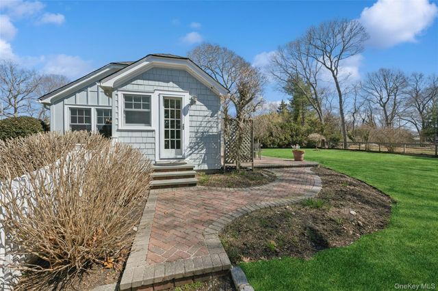 250 Oak Road, New Suffolk, NY 11956
