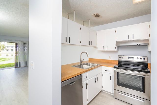 700 W Pope Rd H57 H57, St Augustine, FL 32080