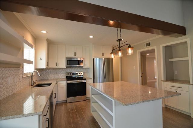 19118 Challe Circle W, Spring, TX 77373