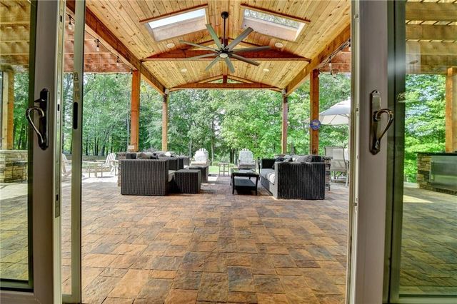 6413 Maple Park Lane, Hoschton, GA 30548