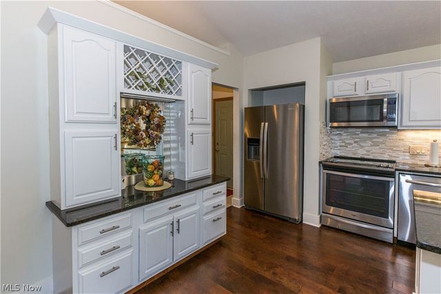 821 Olde Orchard Drive, Tallmadge, OH 44278