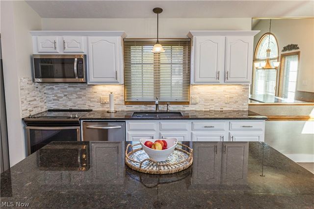 821 Olde Orchard Drive, Tallmadge, OH 44278