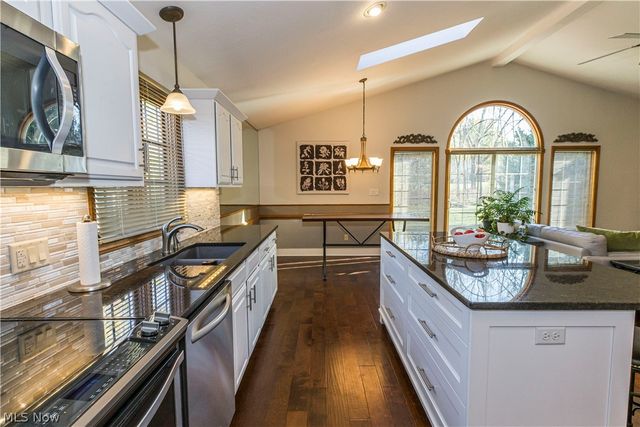 821 Olde Orchard Drive, Tallmadge, OH 44278