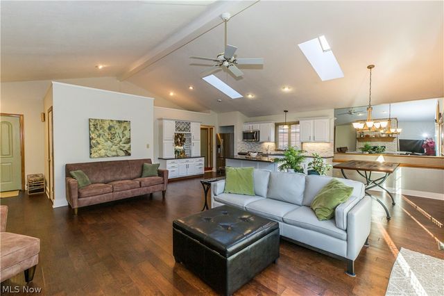 821 Olde Orchard Drive, Tallmadge, OH 44278