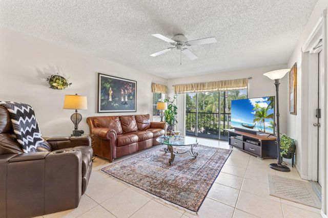 2732 SW Matheson Avenue 112-b2, Palm City, FL 34990