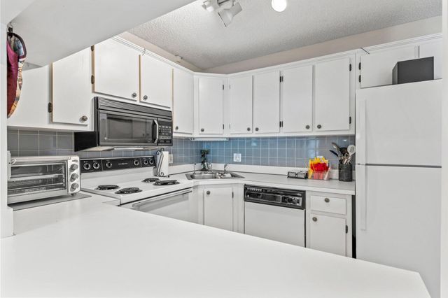 2732 SW Matheson Avenue 112-b2, Palm City, FL 34990