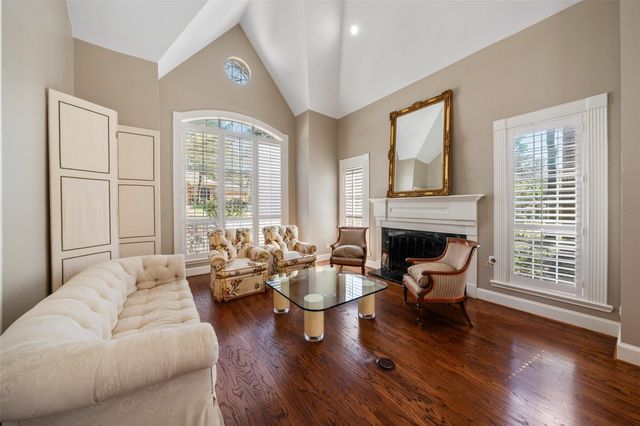 22 Royal Dalton Circle, Conroe, TX 77304