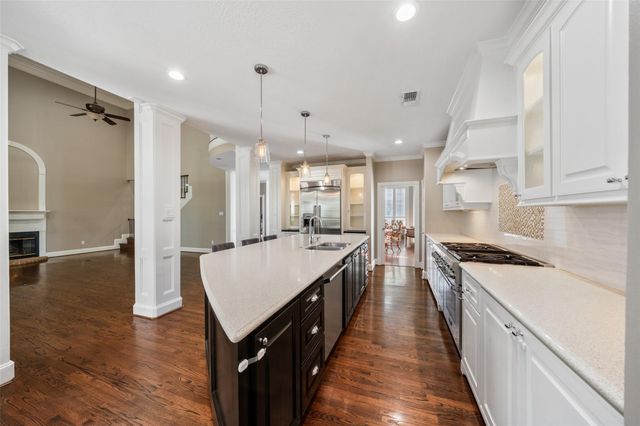 22 Royal Dalton Circle, Conroe, TX 77304