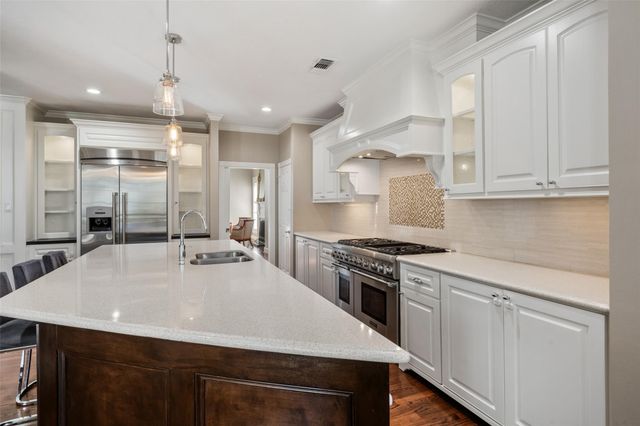 22 Royal Dalton Circle, Conroe, TX 77304