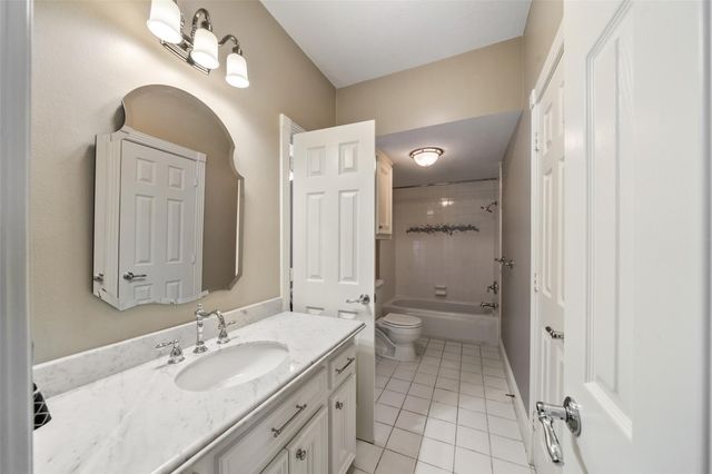 22 Royal Dalton Circle, Conroe, TX 77304