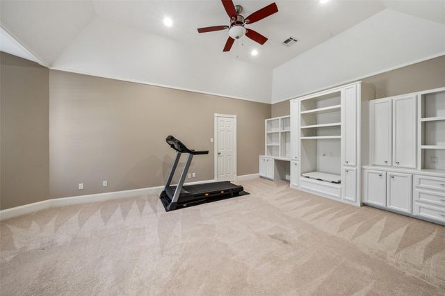 22 Royal Dalton Circle, Conroe, TX 77304