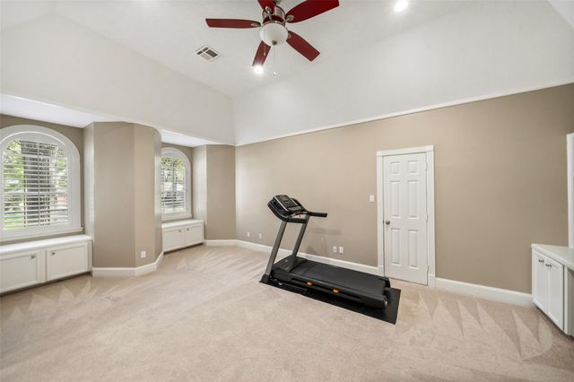 22 Royal Dalton Circle, Conroe, TX 77304