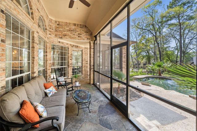 22 Royal Dalton Circle, Conroe, TX 77304