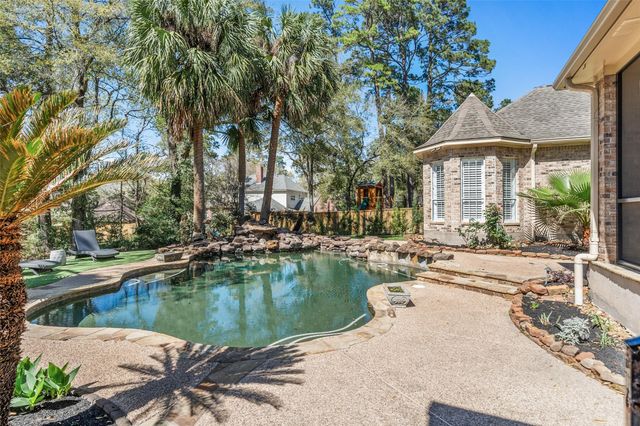 22 Royal Dalton Circle, Conroe, TX 77304