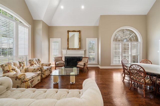 22 Royal Dalton Circle, Conroe, TX 77304