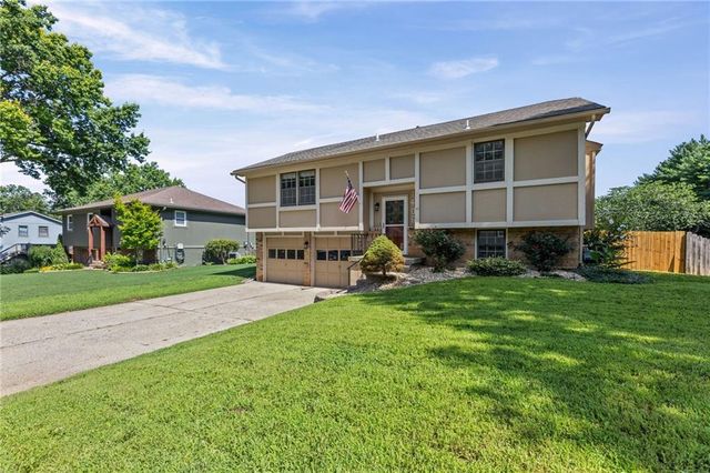 1406 SE 2nd Street, Lee's Summit, MO 64063