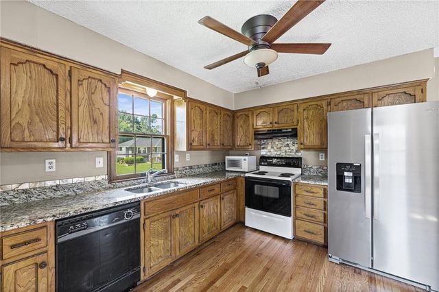 1406 SE 2nd Street, Lee's Summit, MO 64063