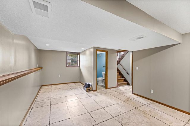 1406 SE 2nd Street, Lee's Summit, MO 64063