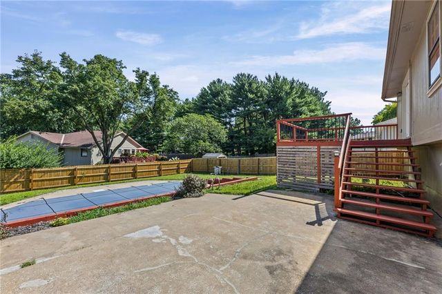 1406 SE 2nd Street, Lee's Summit, MO 64063