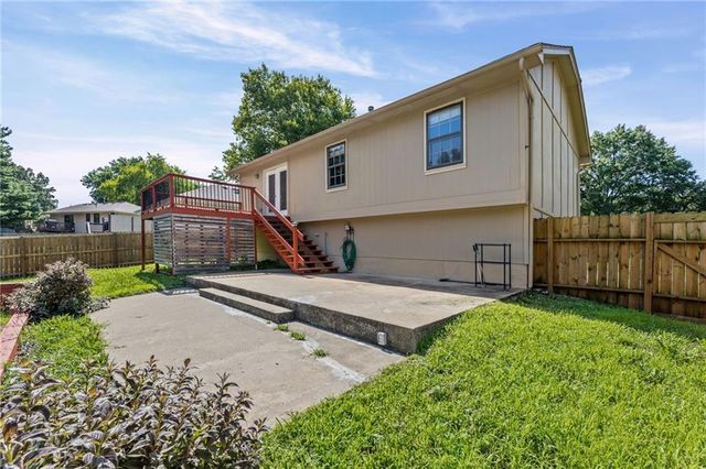 1406 SE 2nd Street, Lee's Summit, MO 64063