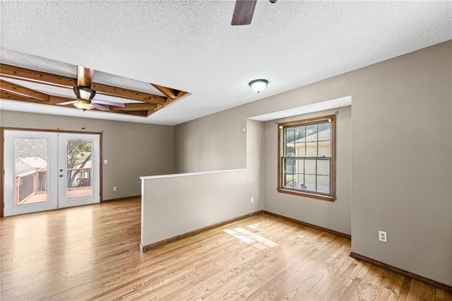 1406 SE 2nd Street, Lee's Summit, MO 64063