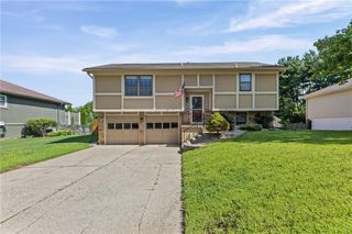 1406 SE 2nd Street, Lee's Summit, MO 64063
