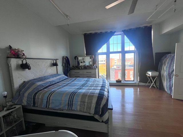 16 Merrimack St 4A, Lowell, MA 01852