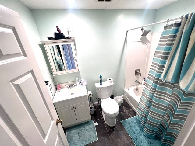 16 Merrimack St 4A, Lowell, MA 01852