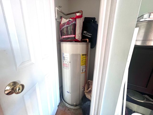 16 Merrimack St 4A, Lowell, MA 01852