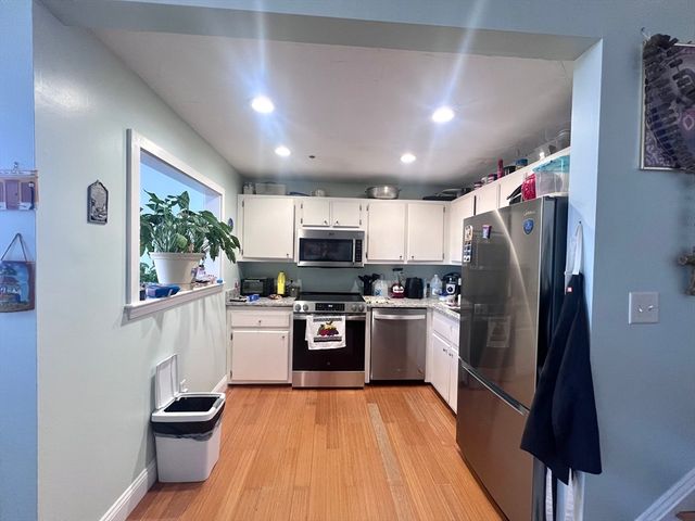 16 Merrimack St 4A, Lowell, MA 01852