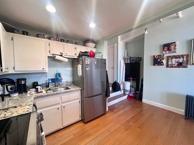 16 Merrimack St 4A, Lowell, MA 01852