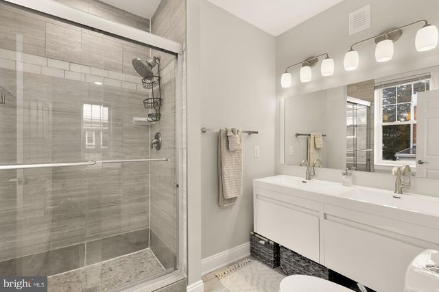 729 ROXBORO PL NW, Washington, DC 20011