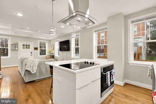 729 ROXBORO PL NW, Washington, DC 20011