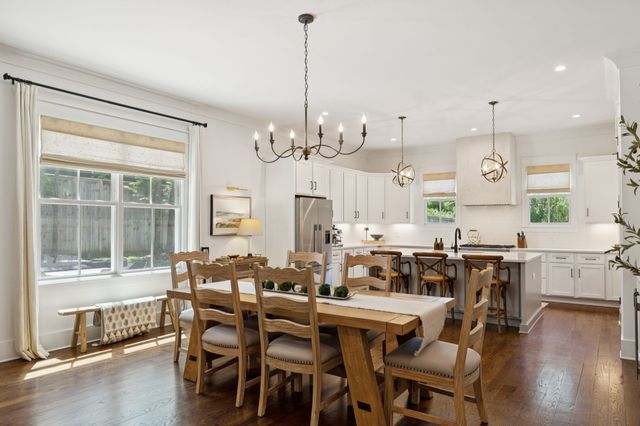 2203B Hobbs Rd, Nashville, TN 37215
