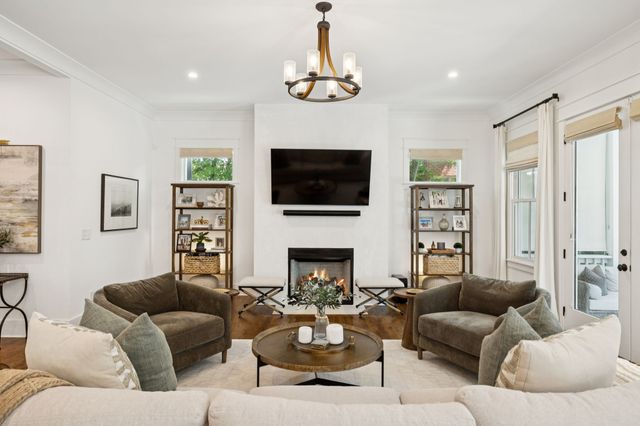 2203B Hobbs Rd, Nashville, TN 37215