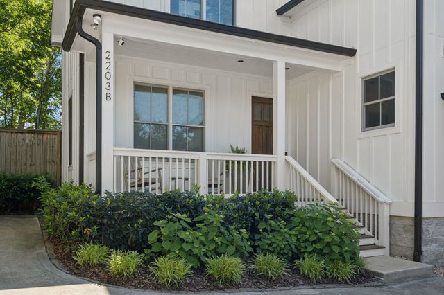 2203B Hobbs Rd, Nashville, TN 37215