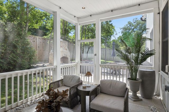 2203B Hobbs Rd, Nashville, TN 37215