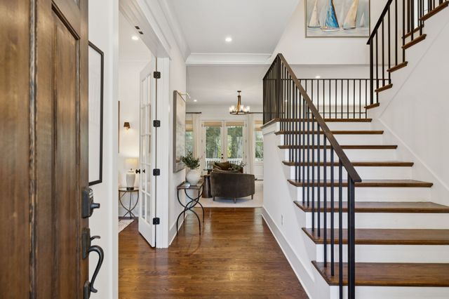 2203B Hobbs Rd, Nashville, TN 37215