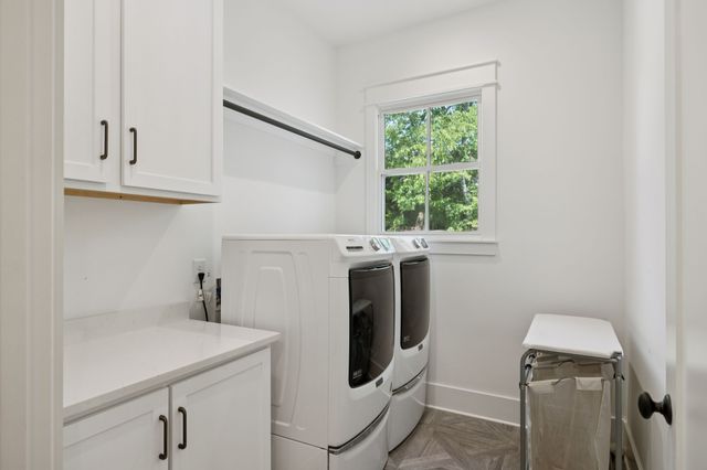 2203B Hobbs Rd, Nashville, TN 37215