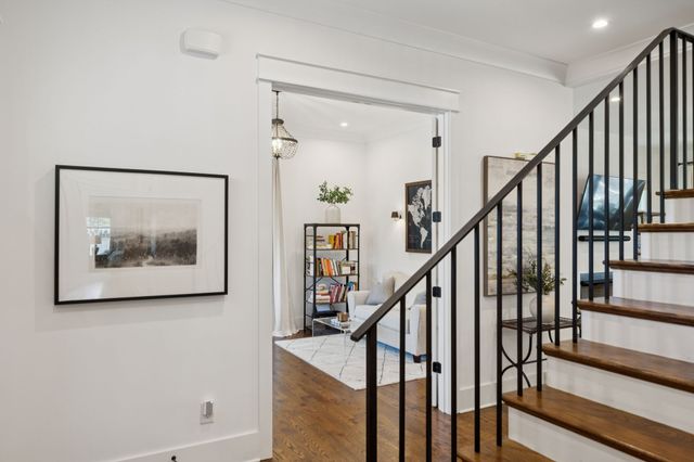 2203B Hobbs Rd, Nashville, TN 37215