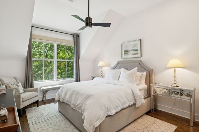 2203B Hobbs Rd, Nashville, TN 37215