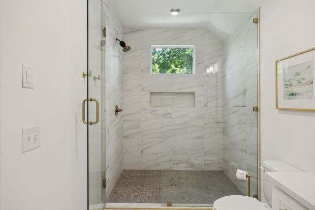 2203B Hobbs Rd, Nashville, TN 37215