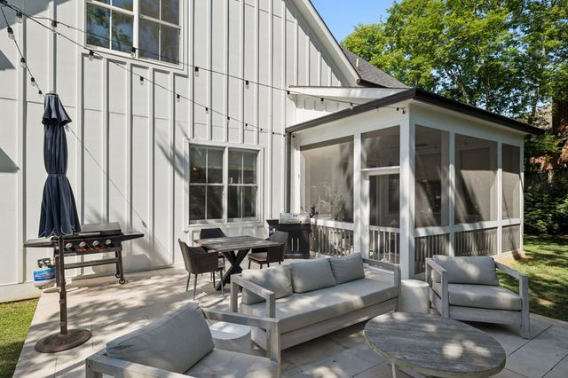 2203B Hobbs Rd, Nashville, TN 37215