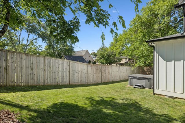 2203B Hobbs Rd, Nashville, TN 37215
