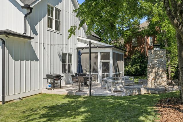 2203B Hobbs Rd, Nashville, TN 37215