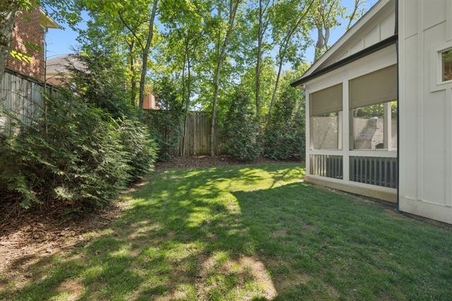 2203B Hobbs Rd, Nashville, TN 37215