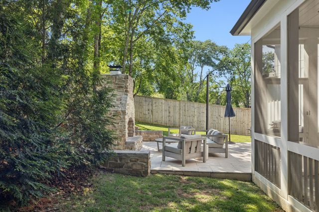 2203B Hobbs Rd, Nashville, TN 37215