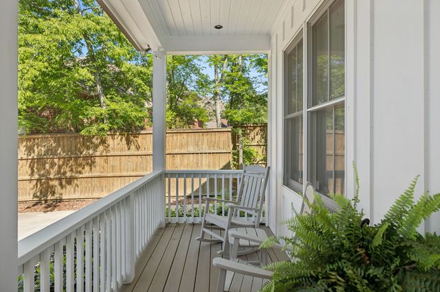 2203B Hobbs Rd, Nashville, TN 37215