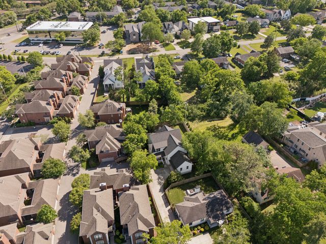 2203B Hobbs Rd, Nashville, TN 37215