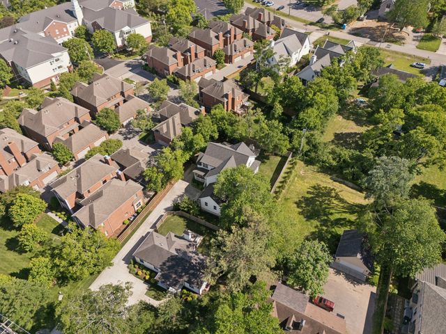 2203B Hobbs Rd, Nashville, TN 37215